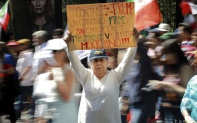 Tisíce ľudí protestovali proti Trumpovi, žiadali rešpekt voči Mexiku.