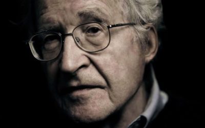 Noam Chomsky: „Nejpalčivější problémy dneška nikdo neřeší“