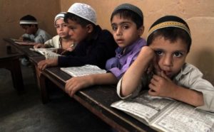 Pakistan náboenstvo moslimovia kola deti 1