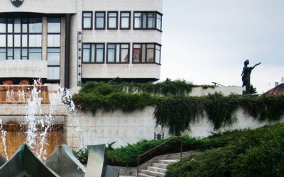 Prieskum vidí silného Kotlebu a až deväť strán v parlamente.
