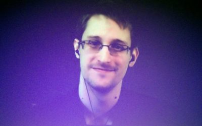 Snowden o tom, čo zničili Američania superbombou v Afganistane.