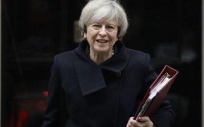 Premiérka Mayová: V Británii by sa mali 8. júna konať predčasné voľby.