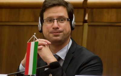 Maďarská vládna strana Fidesz: Soros intenzívne lobuje v Bruseli proti Maďarsku.