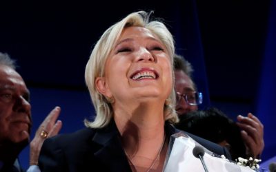 Všetci proti Le Penovej. Je prakticky isté, že Macron vyhrá, tešia sa jeho stúpenci