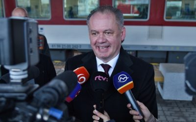 Chmelár o Kiskovi po ceste vlakom: Chodí po Slovensku ako princezná Diana a správa sa ako pápež.