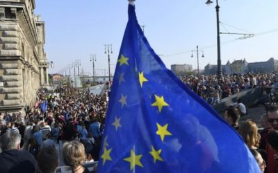 Maďarsko: Protivládne demonštrácie pokračujú v stredu, odkázali protestujúci. 