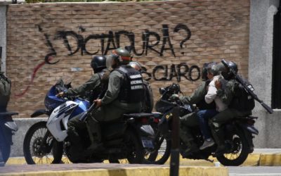 Skupina venezuelských vojáků vyzvala k rebelii a obnově ústavního pořádku v zemi.