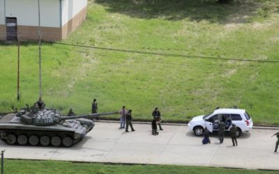 Venezuela pátrá po vzbouřených vojácích, Maduro mluví o teroristickém útoku.