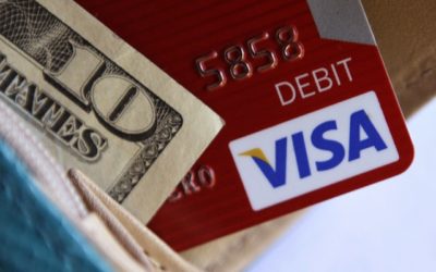 Bloomberg informoval o desivom dlhu na kreditných kartách v USA. Čaká nás ďalšia kríza?