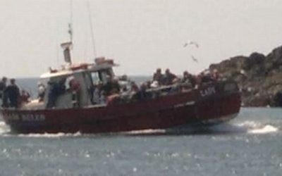 Loď prenajatá aktivistami pravice z Európy uviazla pri pobreží Tuniska.