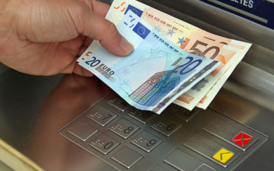 Únia chystá zákaz hotovosti. Banky a štát budú mať nad nami absolútnu kontrolu.