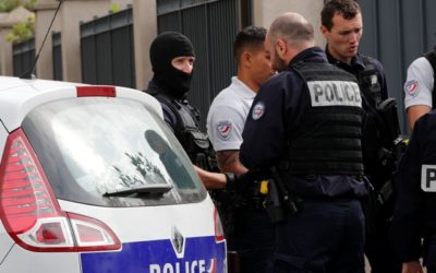 Zadržali muža, ktorý chcel v parížskom metre napadnúť nožom vojaka.