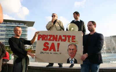 Ak sa Kiska neospravedlní, protesty pred jeho sídlom budú pokračovať.
