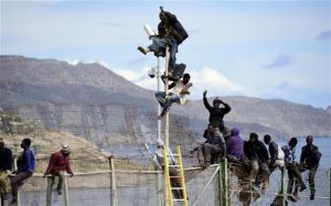 Frontex: Počet migrantov prichádzajúcich do Španielska výrazne vzrástol.