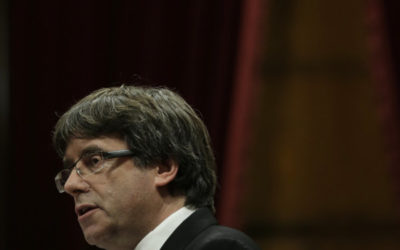 Katalánski poslanci podpísali vyhlásenie nezávislosti, realizácia sa odkladá.