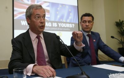 Farage kritizuje EÚ a Junckera za mlčanie k násilnostiam v Katalánsku.