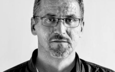 Ďalší treťosektorový voyer v akcii. Tentoraz sa snaží vyfabrikovať porušenie zákona o zbraniach a strelive u výrobcu zbraní Jaroslava Kuracinu.