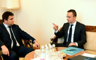 HIRADO: Maďarsko vetovalo schôdzku NATO-Ukrajina, pre školský zákon
