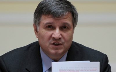 Vnútropolitický boj na Ukrajine sa čoraz viac vyostruje. Avakov po zatknutí svojho syna zúri a zmobilizoval všetky jednotky ministerstva vnútra.