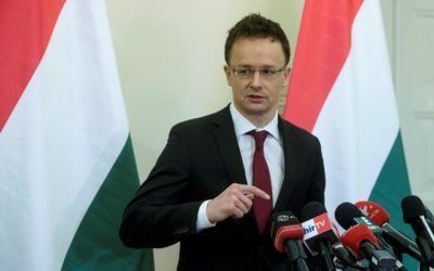 Maďarsko-ukrajinský škandál vrcholí, Maďarsko tvrdo požaduje od Ukrajincov vysvetliť poškvrnenie maďarskej zástavy.