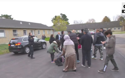 VIDEO: Dánsku ministerku musela z deportačného centra pred rozhnevanými imigrantmi evakuovať polícia – Slobodný Výber
