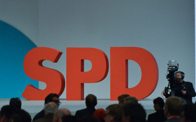 Německo: Mladý student mobilizuje základnu SPD proti velké koalici