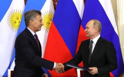 Plyn z břidlice, uran i dovoz potravin bez sankcí. Argentinský prezident jednal v Moskvě