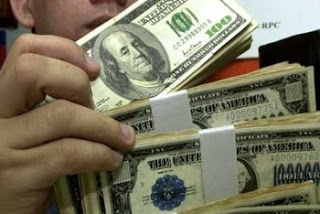 USA zaútočily na všechny, kdo neplatí ropu dolarem, jak dopadne EU?