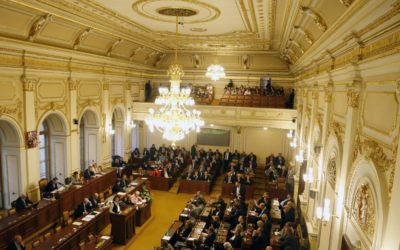 Skončila sa prvá ČR, komentovala opozícia hlasovanie o dôvere vláde.