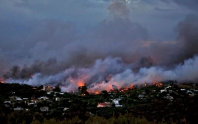 Grécko ochromili požiare, zomrelo už najmenej 50 ľudí