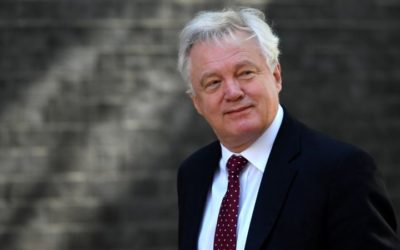 Britský minister pre brexit David Davis rezignoval.