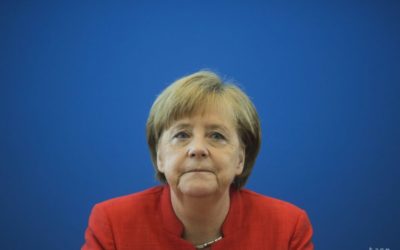 MERKELOVÁ SA CHCE VZDAŤ ŠÉFSTVA V CDU, ALE CHCE ZOSTAŤ KANCELÁRKOU.