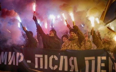 Kyjevom pochodovali nacionalisti, oslavovali štátny sviatok.