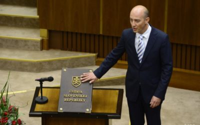 Sme rodina: Vyzývame vládu, aby nepodpísala migračný pakt.