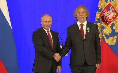VIDEO: Spevák Nohavica si dnes prevzal medailu od Putina.