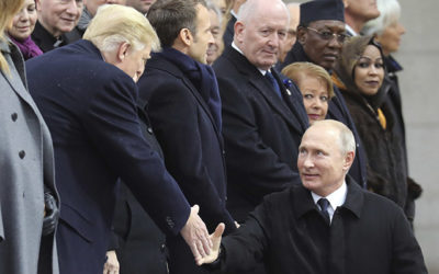Svetoví lídri si v Paríži pripomínajú koniec prvej svetovej vojny: Trump a Putin sa pozdravili.