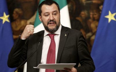 Salvini: Mimovládky sú hrozbou pre národnú bezpečnosť, ich lode na záchranu migrantov budú mať vstup do talianskych vôd zakázaný.