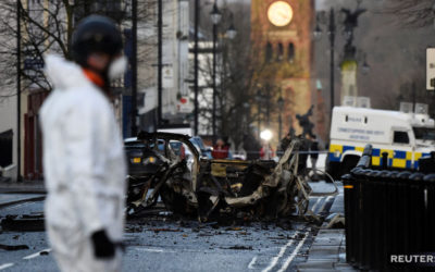 K výbuchu nálože v severoírskom Londonderry sa prihlásila IRA.