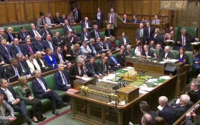 Britský parlament schválil návrh vyzývajúci na zmenu írskej poistky.