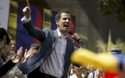 Venezuelský najvyšší súd zakázal opozičnému lídrovi Guaidóovi opustiť krajinu