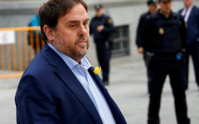 V Madridu začal „proces století“. Katalánským politikům hrozí za vzpouru až 25 let vězení.