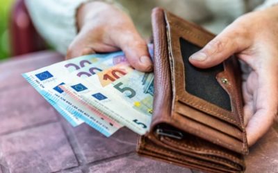 Italům nastaly zlaté časy. Kdo si neumí vydělat, dostane 20 000 Kč měsíčně.