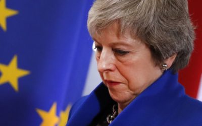 Mayová umožní parlamentu hlasovať o odklade brexitu.