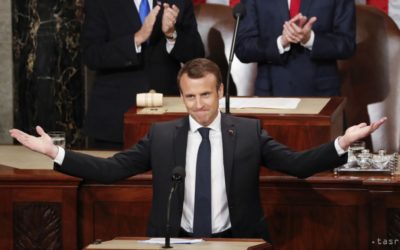 Macronova popularita rastie, protesty žltých viest slabnú.