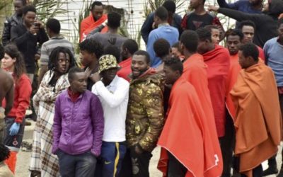 Mimovládne organizácie vyzvali EÚ, aby prestala vracať migrantov do Líbye.