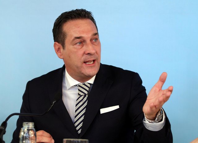 "Nechceme sa stať menšinou vo svojej vlasti." Rakúsky vicekancelár Strache pozve Orbanov Fidesz do vlastenckej frakcie Európy národov a slobôd. 1