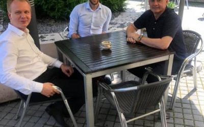 Kiska tvrdí, že vládni politici sa ho boja. Zákon o financovaní strán vníma ako mečiarovskú metódu. Klus hovorí o ohrození práva voliť a byť volený. Poslanec Smeru si myslí, že ide o facku oligarchii.