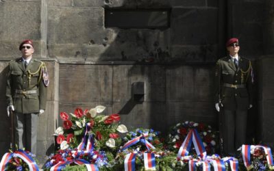 „Jsme Češi! Nikdy se nevzdáme.“ Lidé si připomněli 77 let od poslední bitvy parašutistů.
