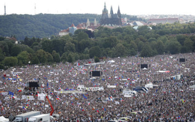 Minúta po minúte: Česi protestujú proti Babišovi, na Letnej ich môže byť 250-tisíc.