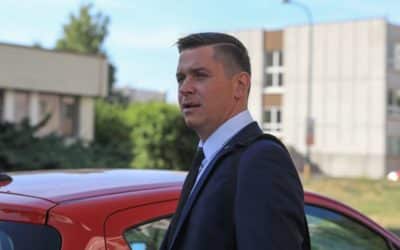 Filip Rybanič je vinný, že si pozeral Kaliňákov účet v banke. Súd trest zmiernil.